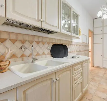 Apartman Adriana *